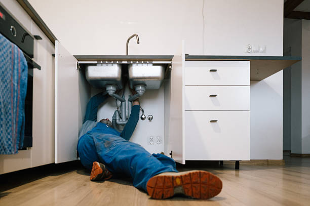Professional Emergency Plumber technician working in Pendleton, KY